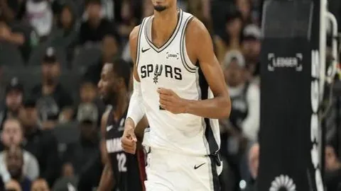 杨毅：男篮前景广阔，优质归化球员助力突破瓶颈