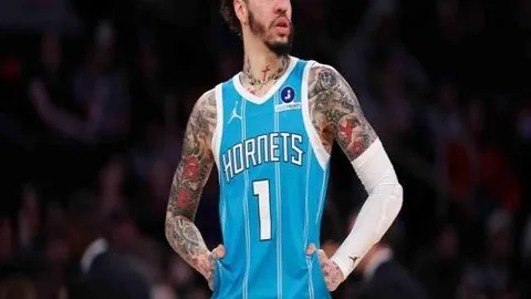贝林厄姆与阿诺德互，2026世界杯赔率，动甜蜜，皇马粉色球衣背后的心机之战